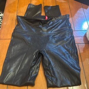 Spanx leggings 
Black
Size medium
